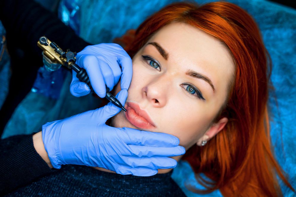 Makijaż permanentny ust w gabinecie - zabieg mikropigmentacji