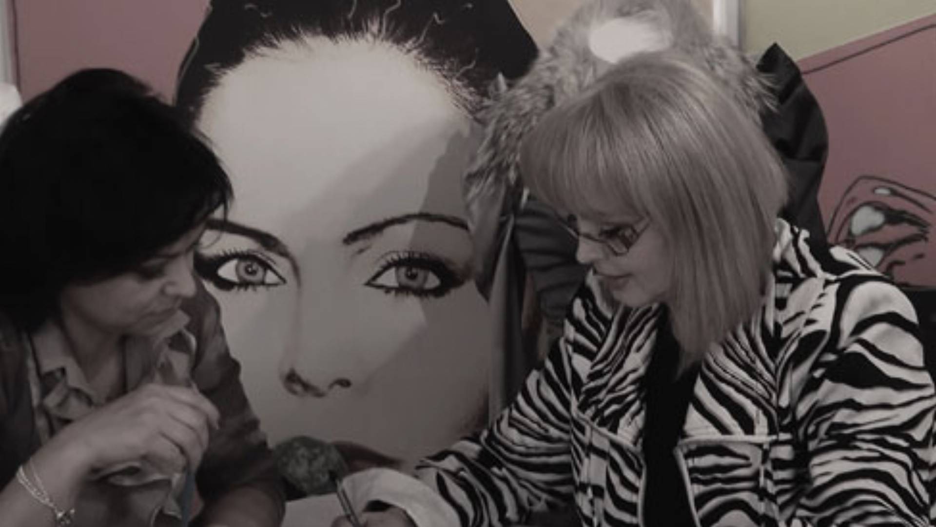 Duet MONA&IZA Duet MONA&IZA