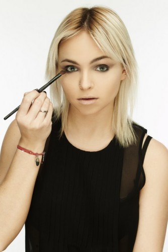 Krok 3 Makijaz Make Up Store - Candy Girl Krok 3 Makijaz Make Up Store - Candy Girl