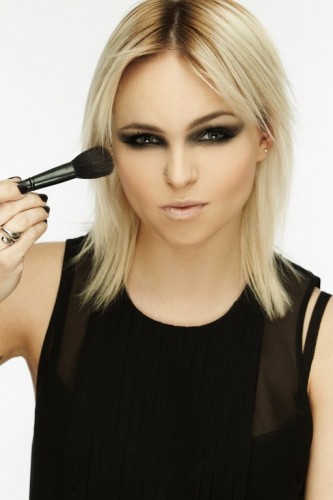 Krok 6 Makijaz Make Up Store - Candy Girl Krok 6 Makijaz Make Up Store - Candy Girl