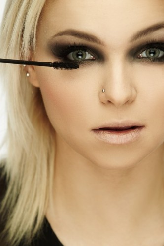 Krok 7 Makijaz Make Up Store - Candy Girl Krok 7 Makijaz Make Up Store - Candy Girl