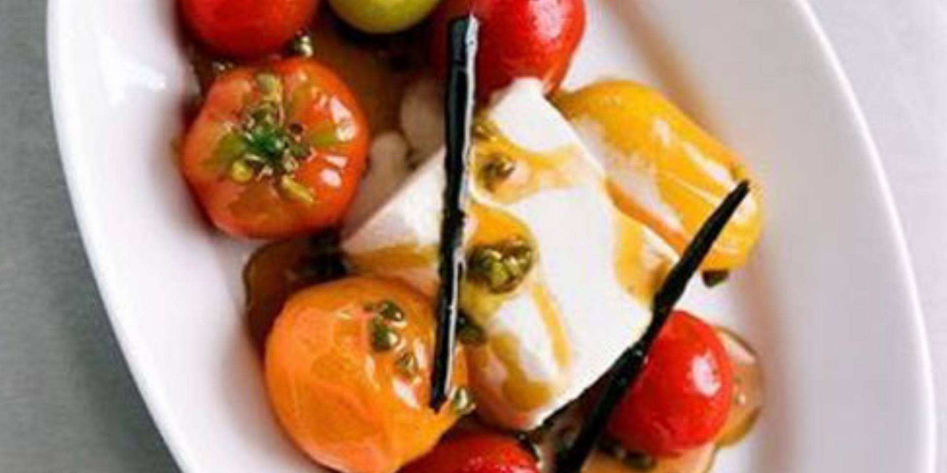 Pomidory z karmelem i lodami waniliowymi