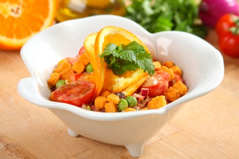 Salatka_z_zielonego_groszku_i_pomaranczy