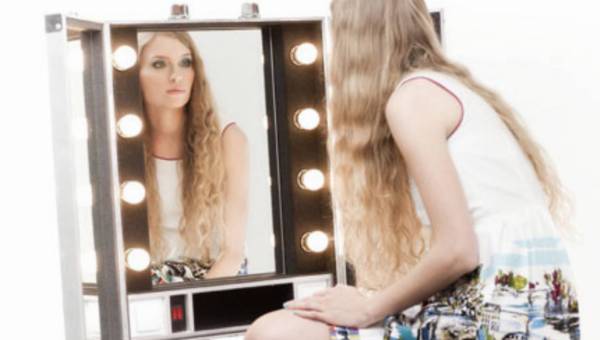 Poczuj się lekko w słoneczne dni – stylizacja z Simple Beauty