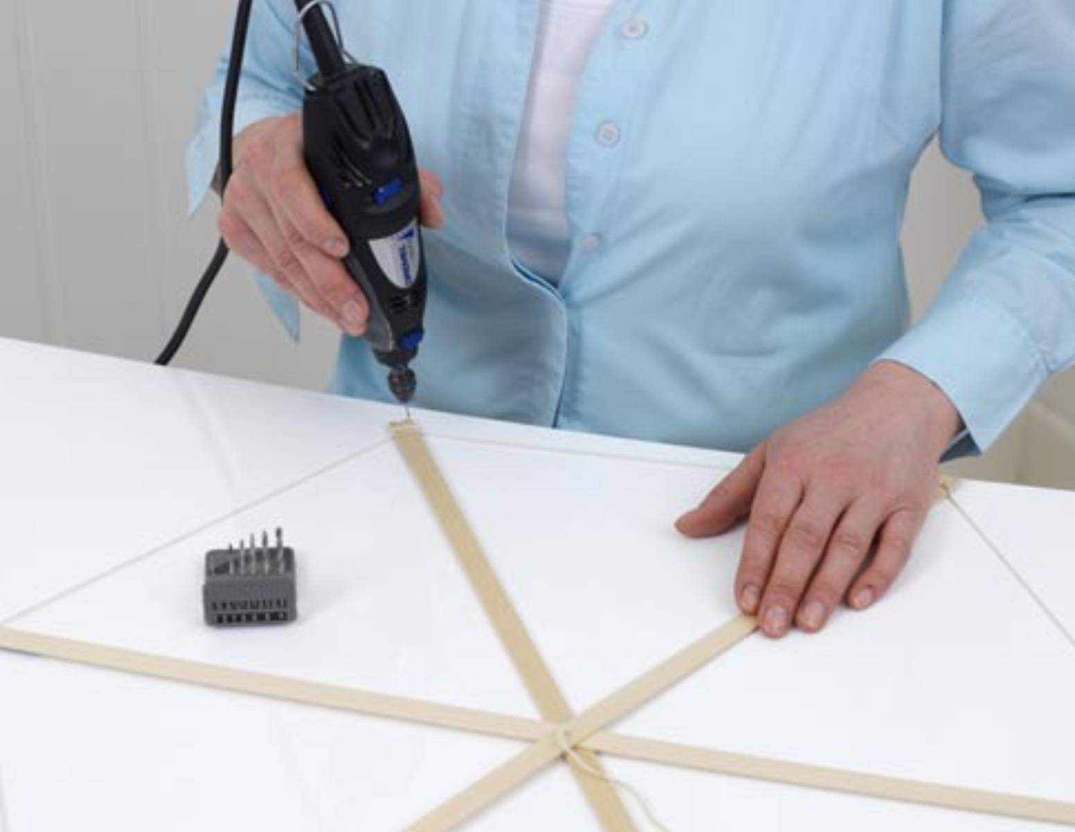 Krok drugi - linka do sterowania latawcem Krok drugi - linka do sterowania latawcem