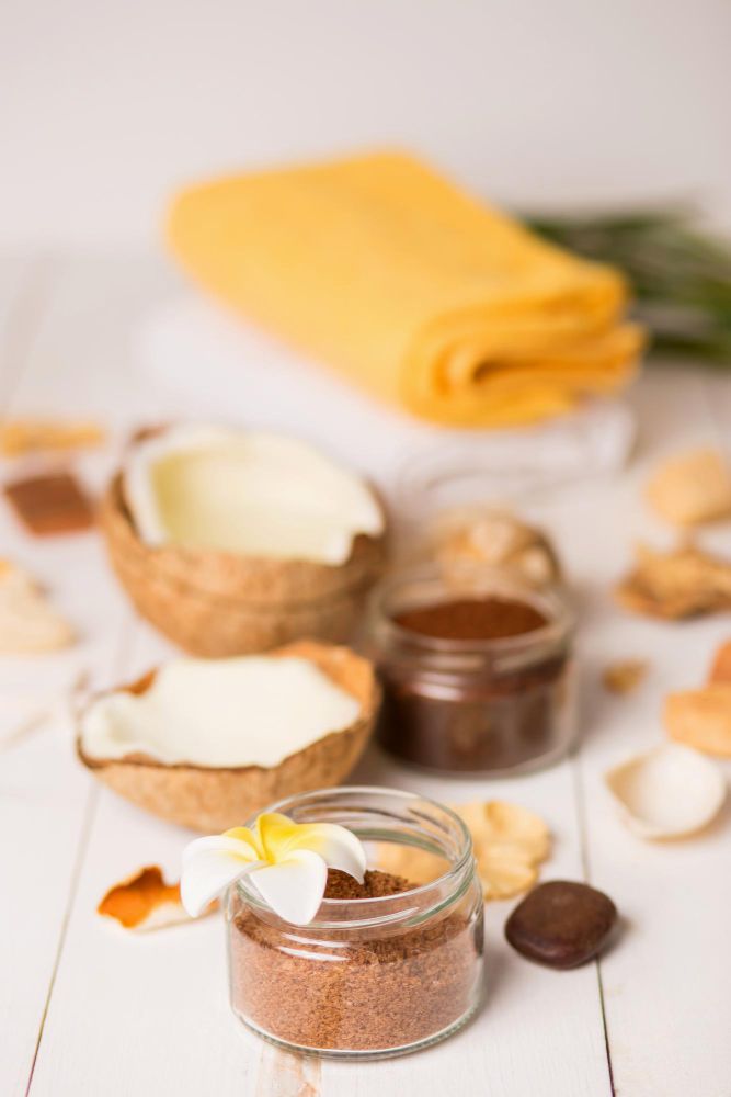 peeling z olejem kokosowym i cukrem na spierzchnięte usta peeling z olejem kokosowym i cukrem na spierzchnięte usta