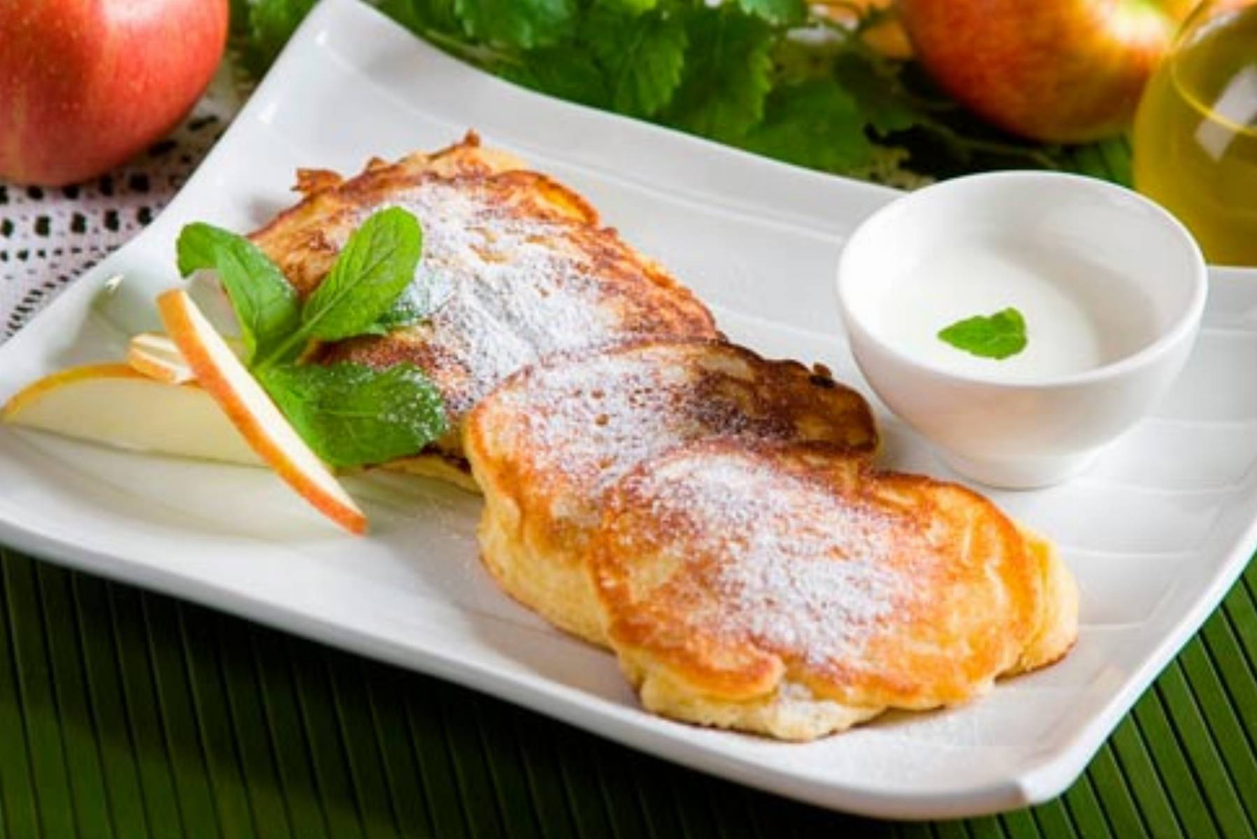 Puszyste placki z jabłkami Puszyste placki z jabłkami