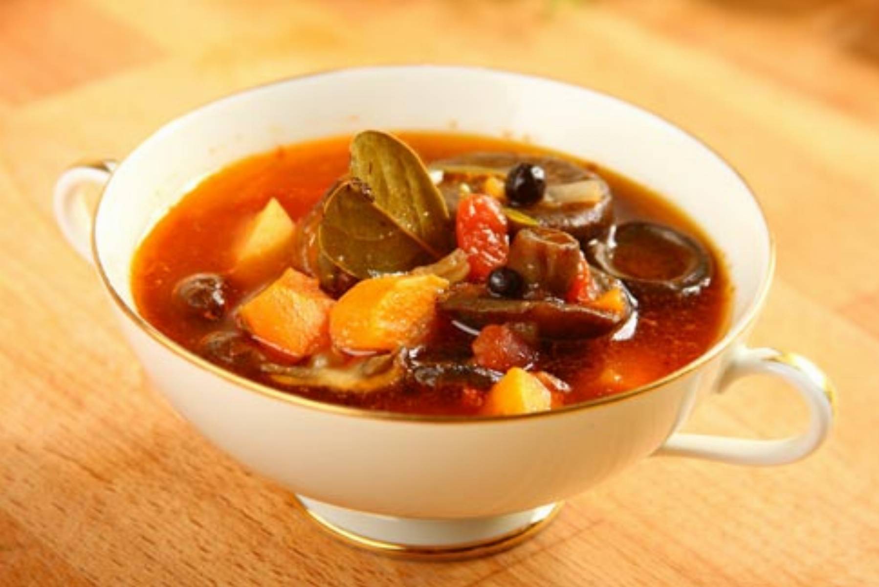 Zupa-grzybowa-ze-świeżych-grzybów