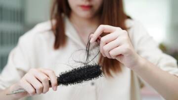 problem z wypadaniem długich włosów