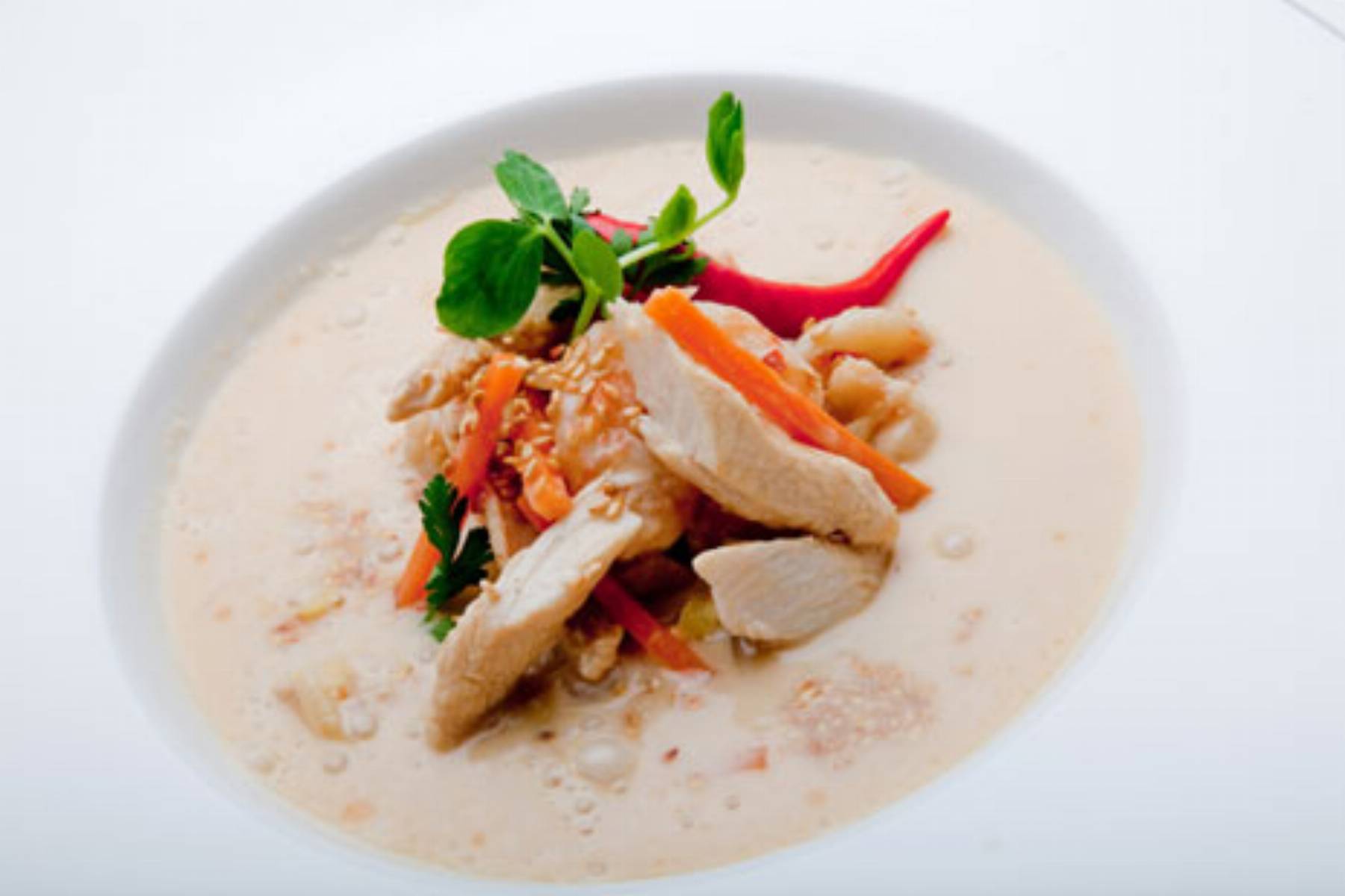 Orientalna zupa z kurczakiem