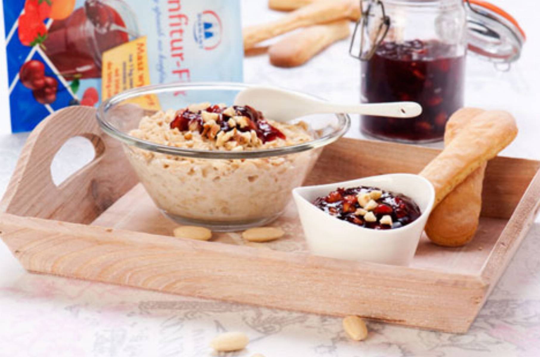 Konfitura wisniowa z migdalami