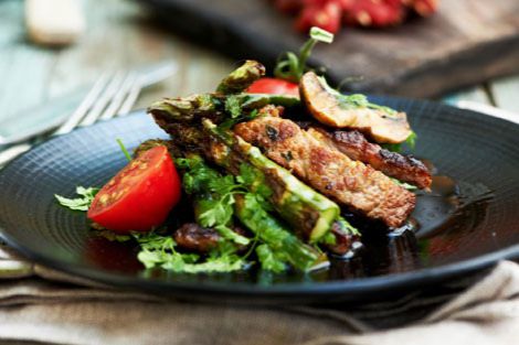 Grillowana wieprzowina w asyście warzyw Grillowana wieprzowina w asyście warzyw