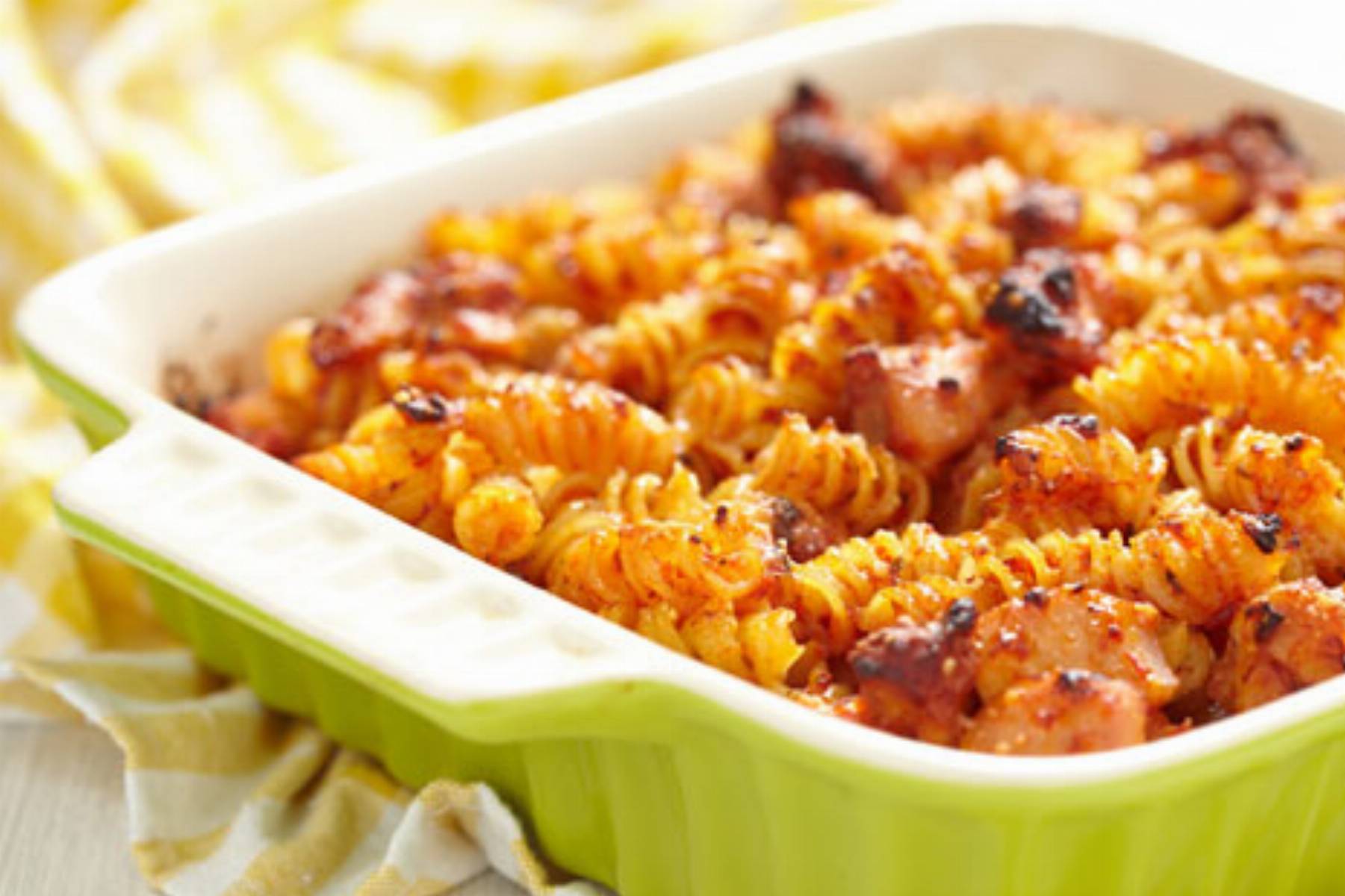 Makaronowa zapiekanka z kurczakiem