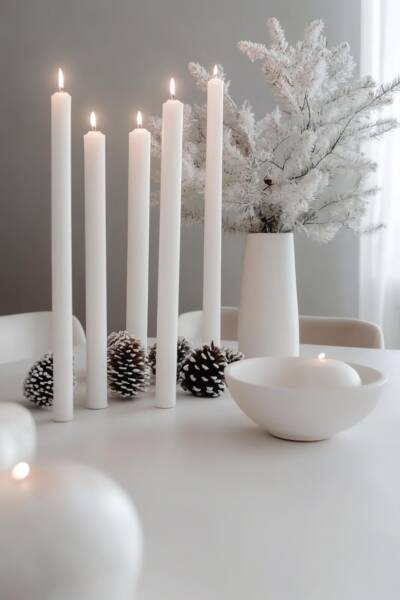 białe świece dekoracje