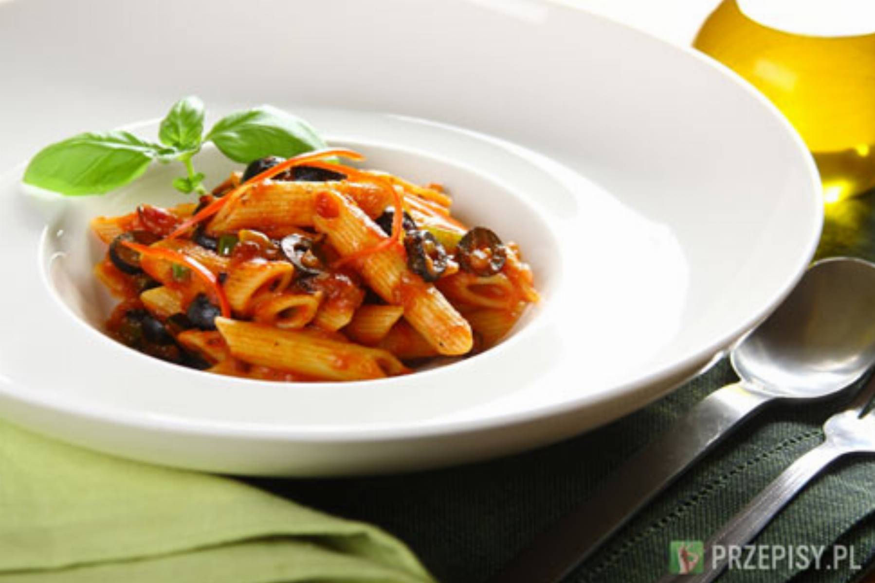 Makaron-z-pikantnym-sosem-Arrabbiata
