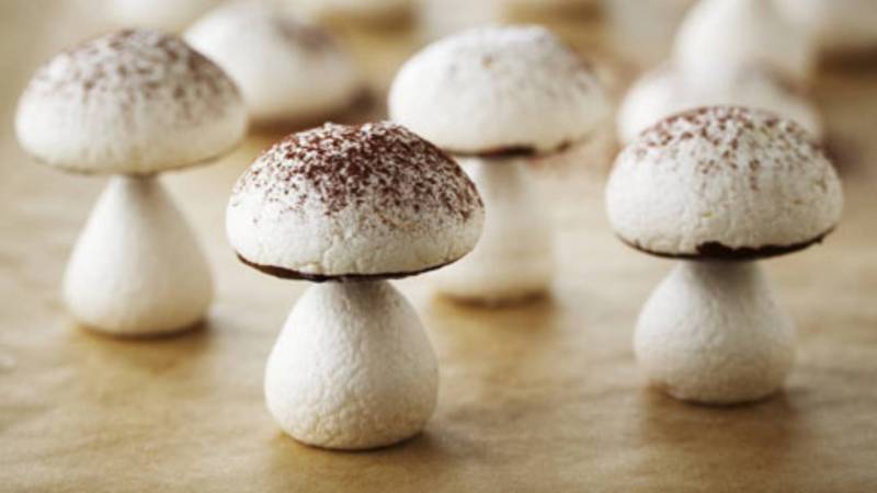 Bezowe grzybki meringue 