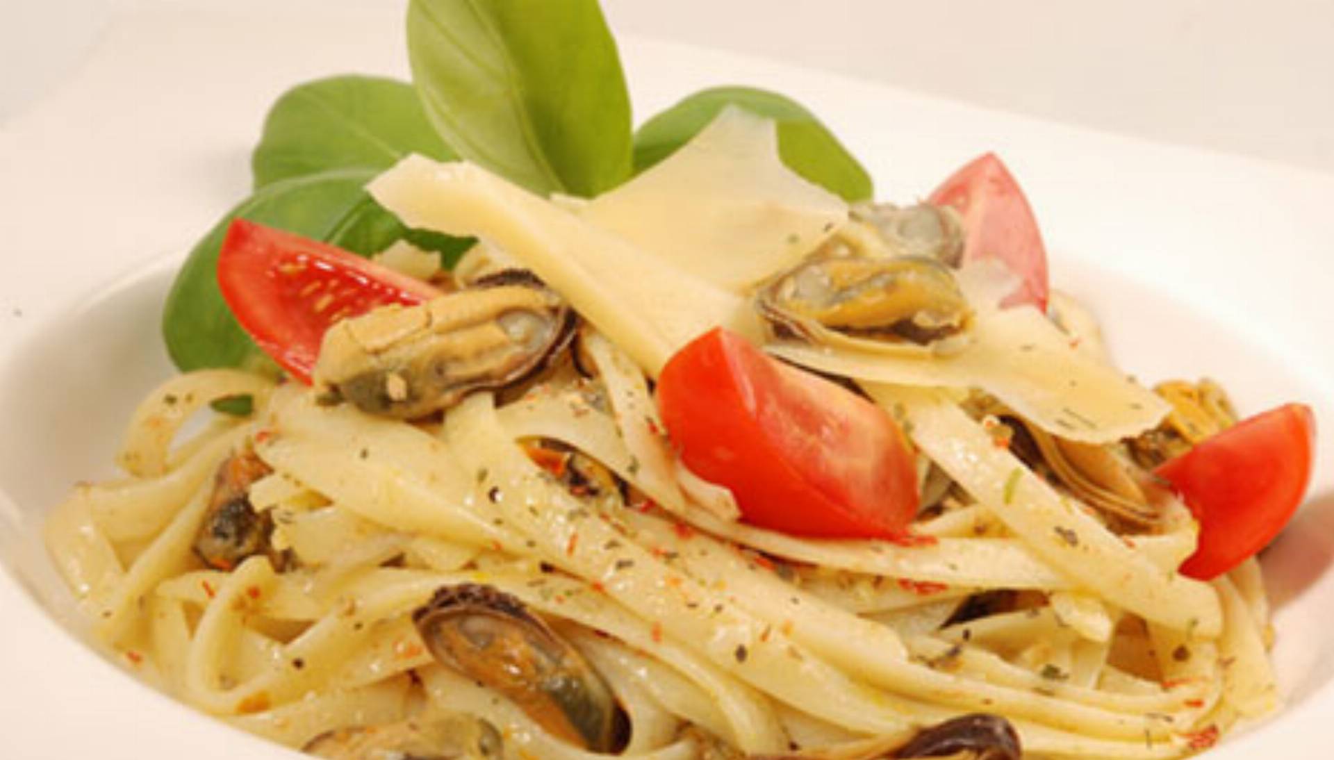 Linguini z szafranem i malzami