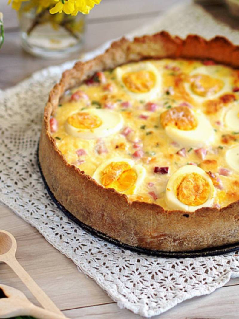 Wielkanocny quiche z jajkami