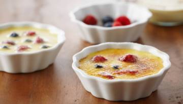 CRÈME BRÛLÉE ZE ŚWIEŻYMI JAGODAMI – wg Anny Olson