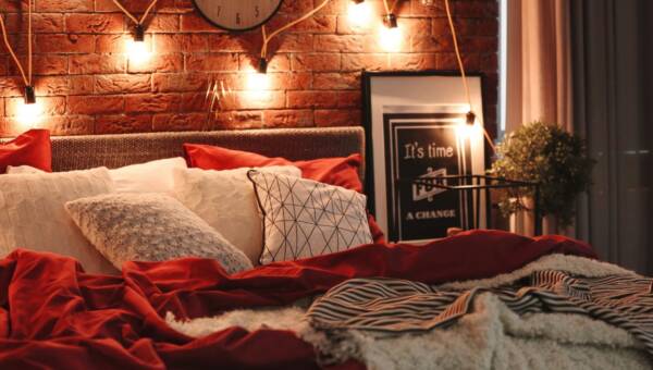 sypialnia urządzona romantycznie