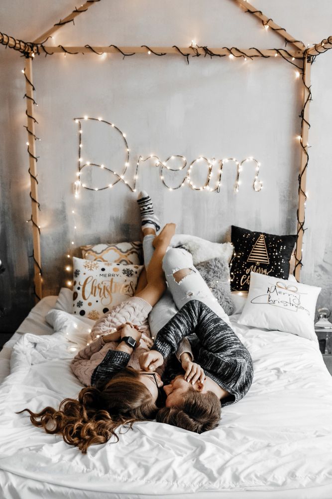 sypialnia urządzona romantycznie