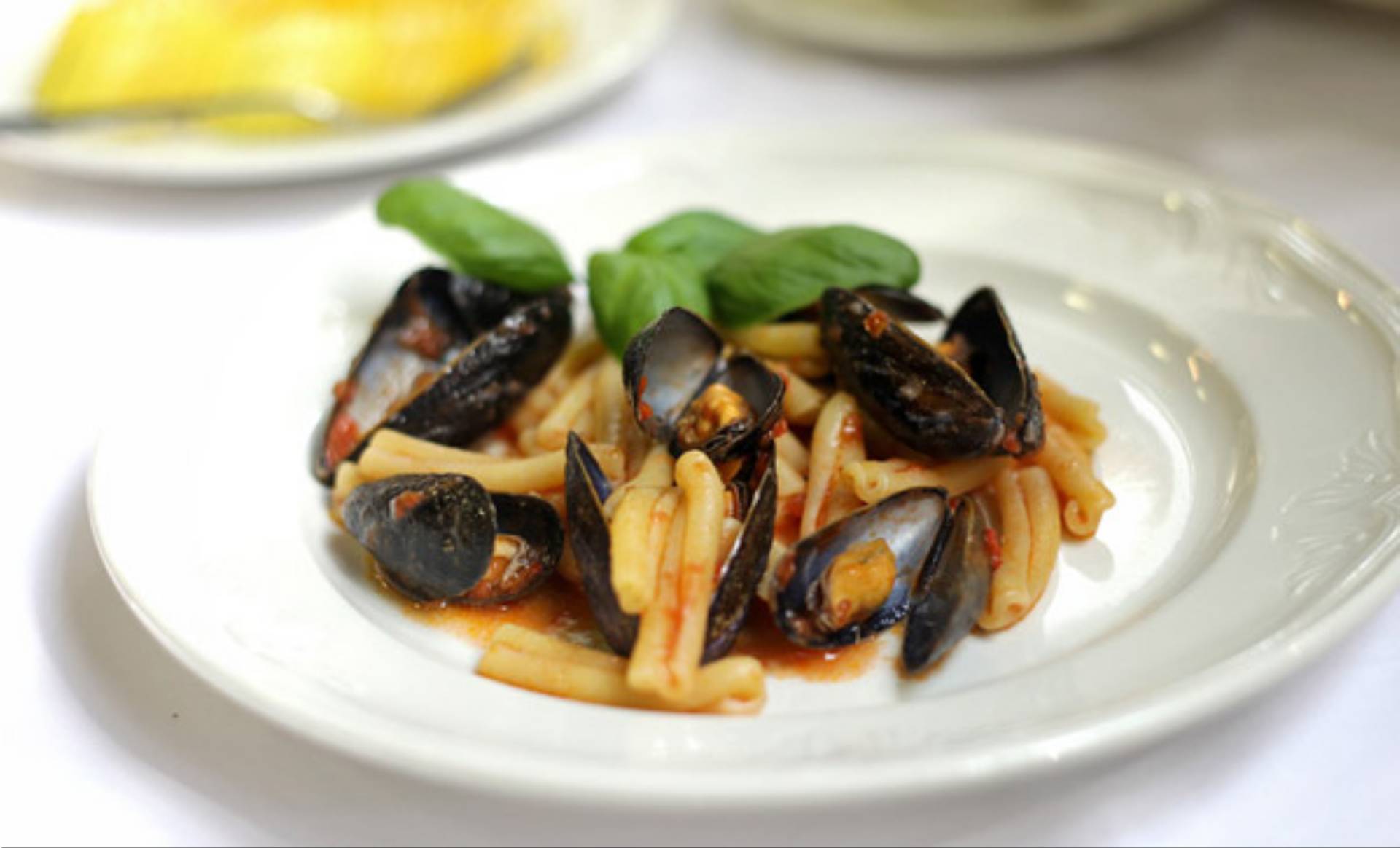 Casarecce-con-cozze-e-pomodori