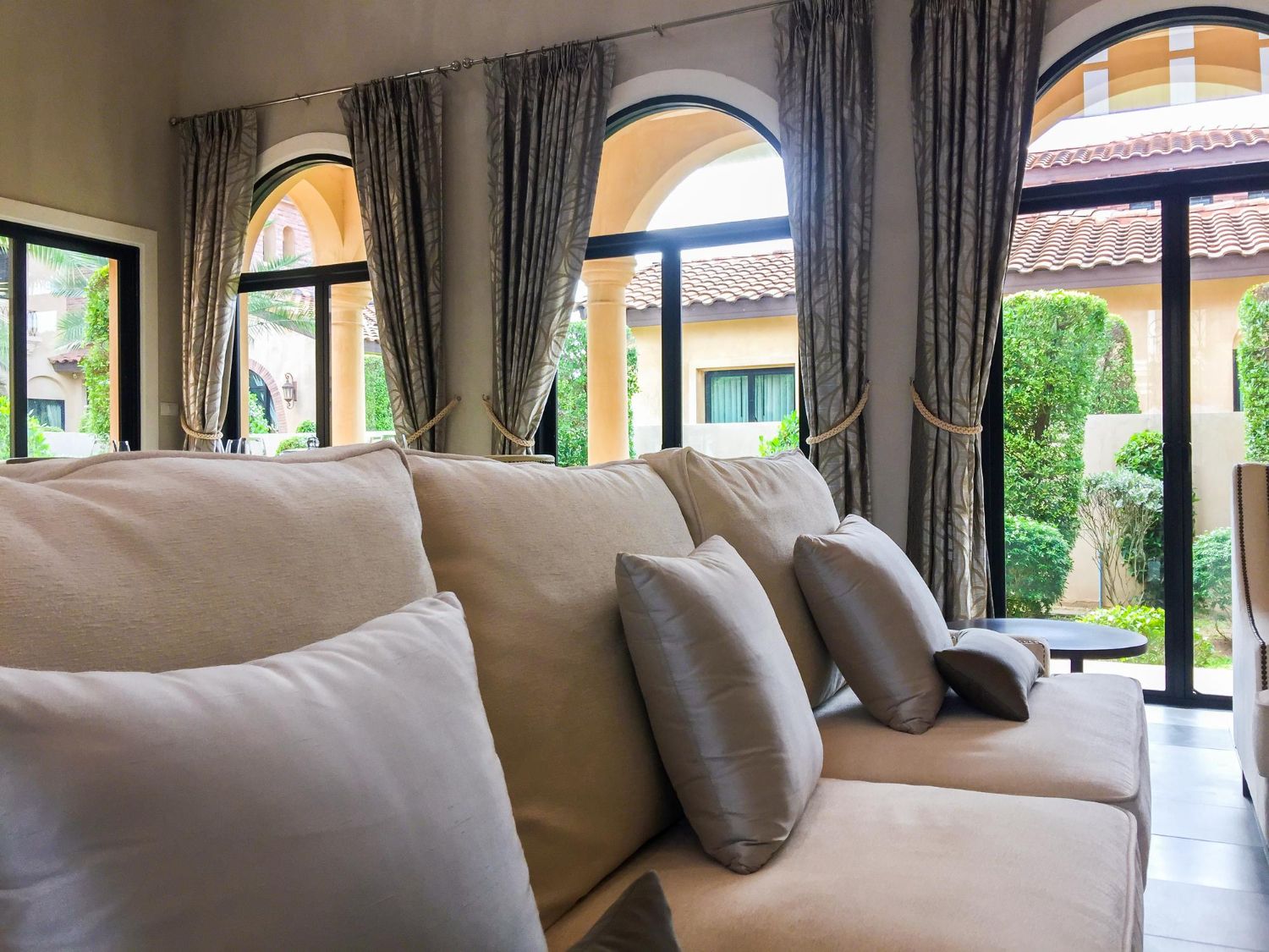 dobór firanek do okien