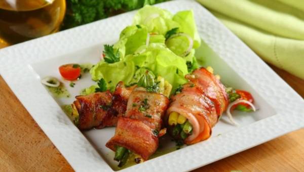 fasolka szparagowa zawinieta w boczku