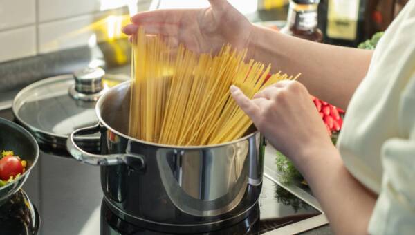 gotowanie makaronu