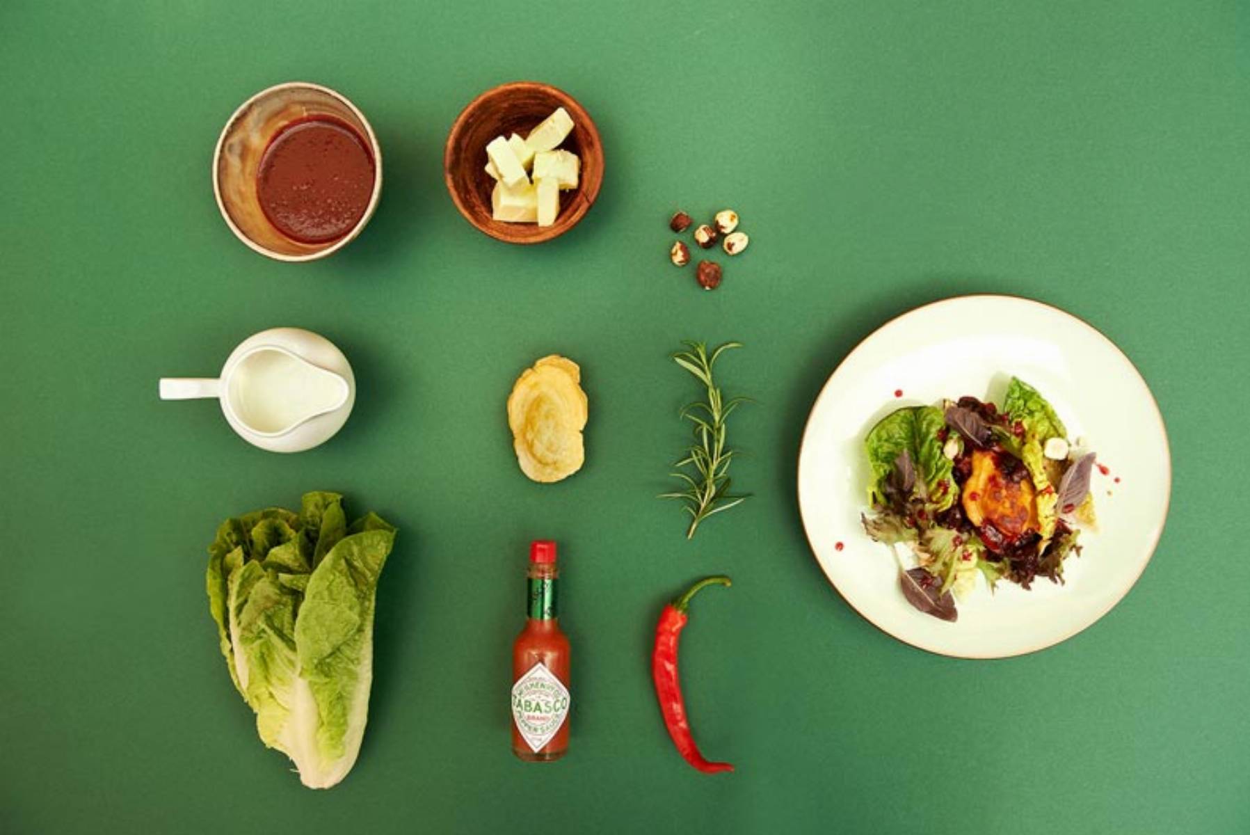 Oscypek na ciepło z TABASCO, konfiturą z owocową i sałatą rzymską