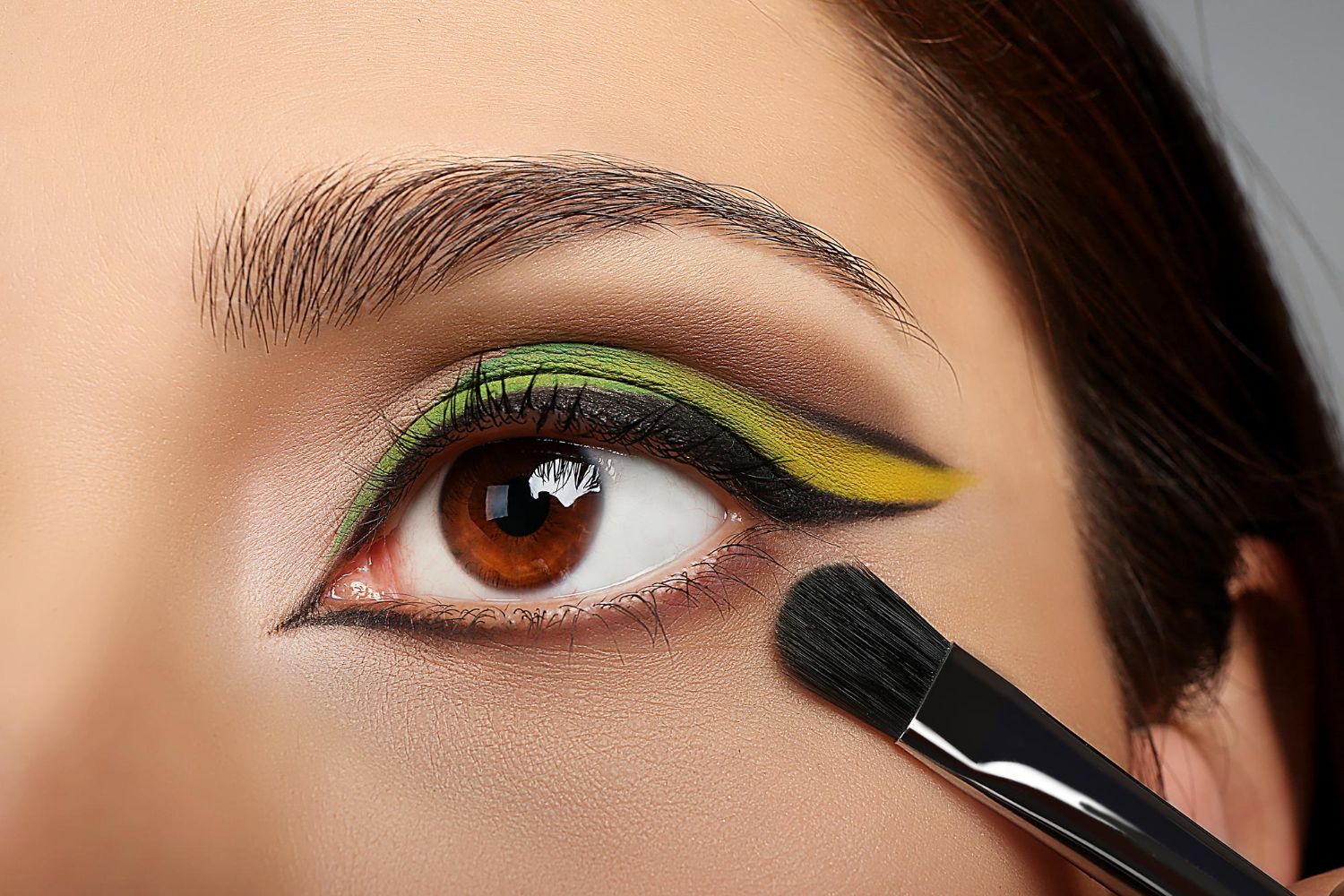 azjatycki makijaż powiększający oko