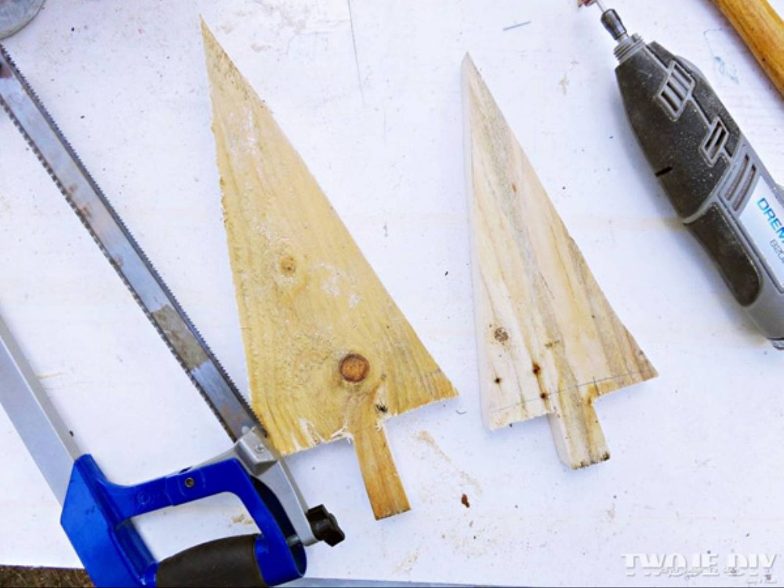 Krok-2---drewniane-choinki