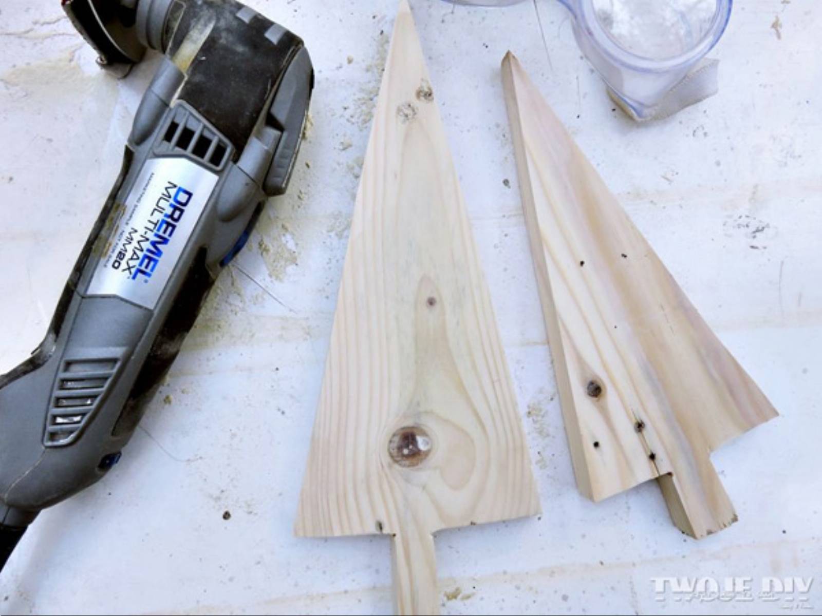 Krok-3---drewniane-choinki