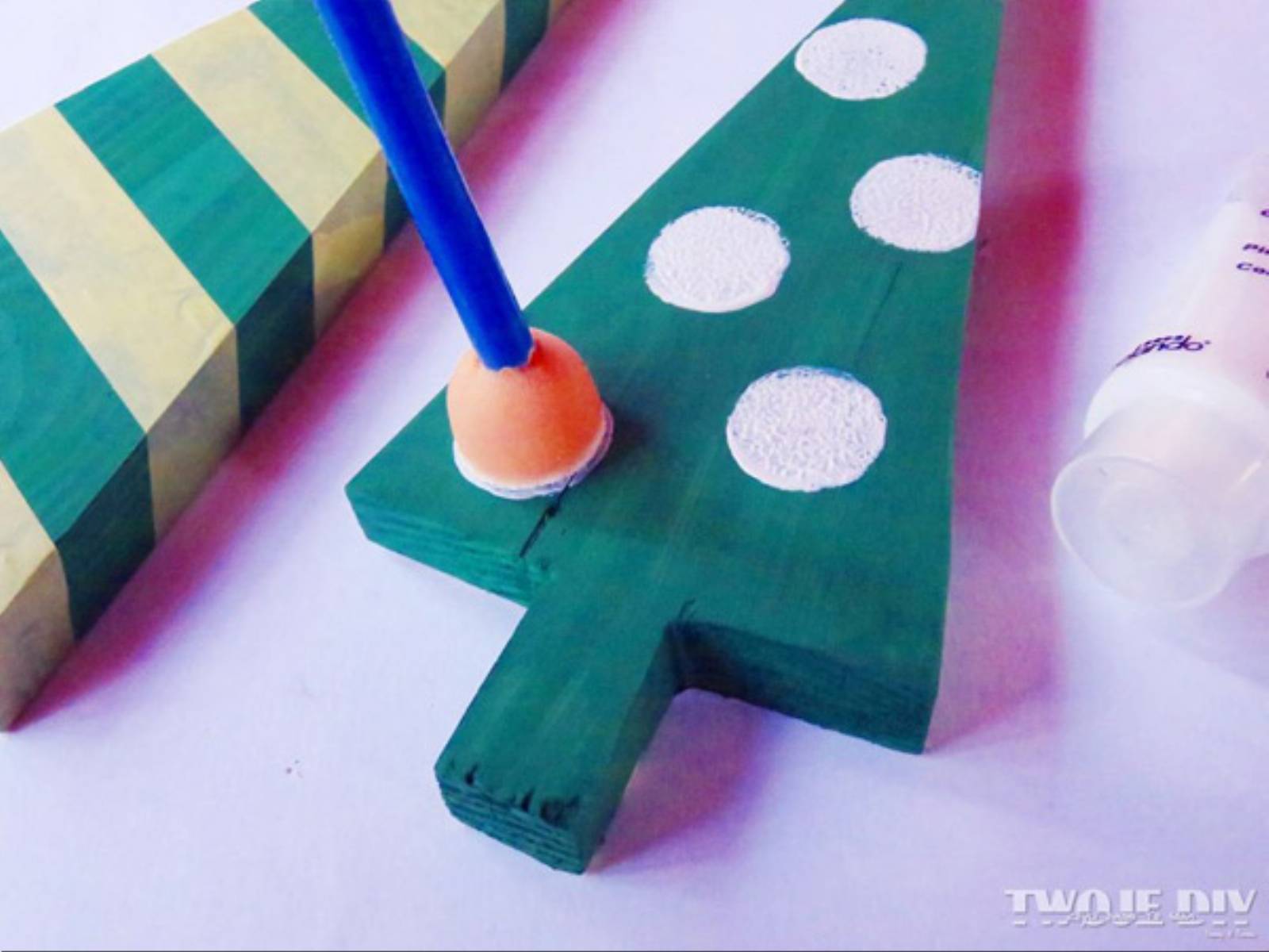 Krok-5---drewniane-choinki