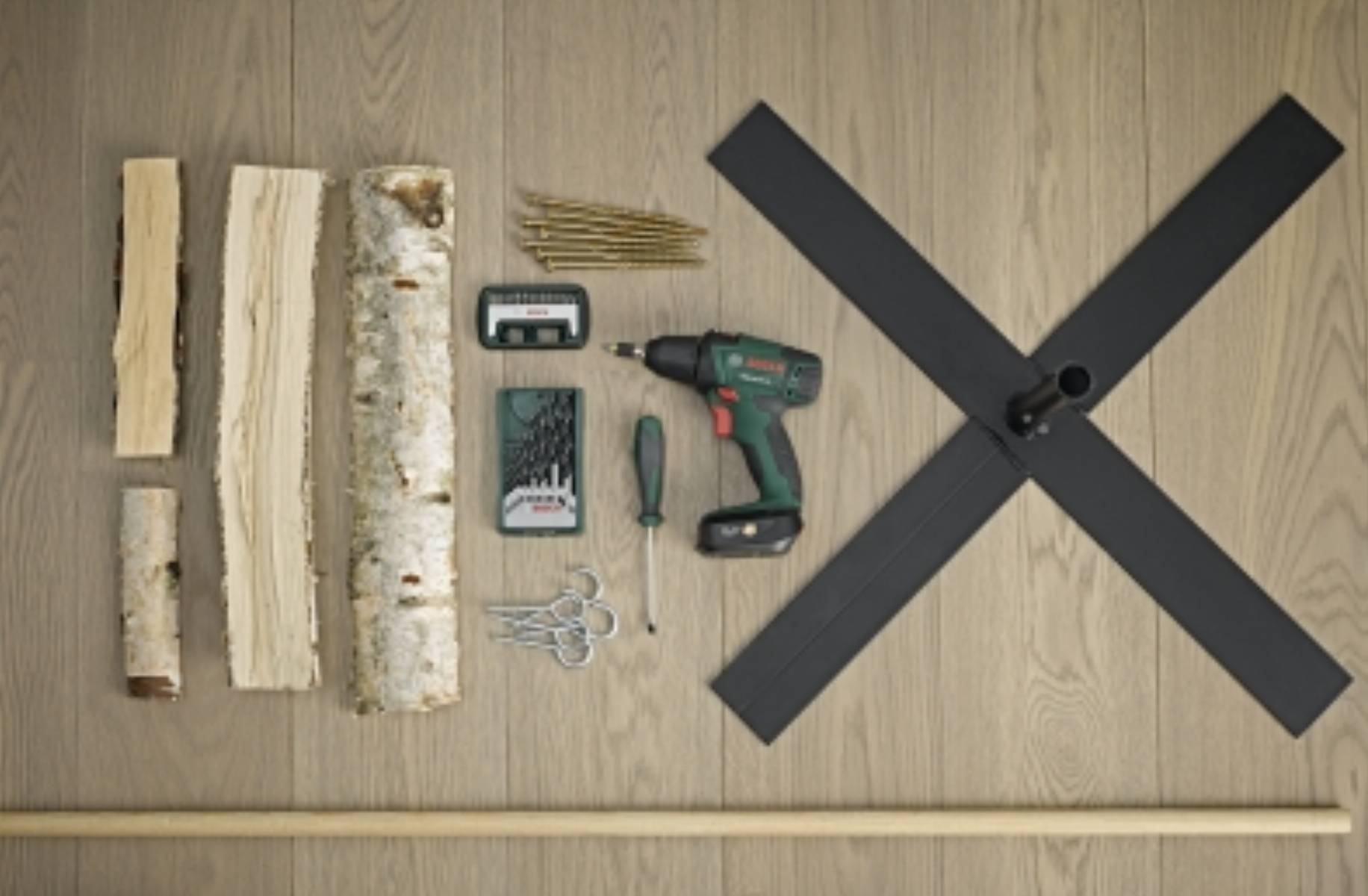 fot. Bosch Choinka ze szczap drewna (2)