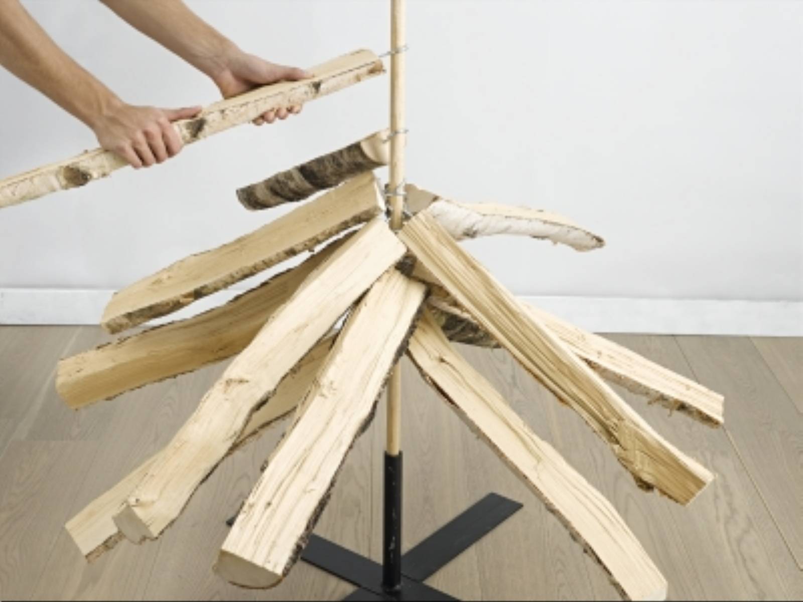 fot. Bosch Choinka ze szczap drewna (5)