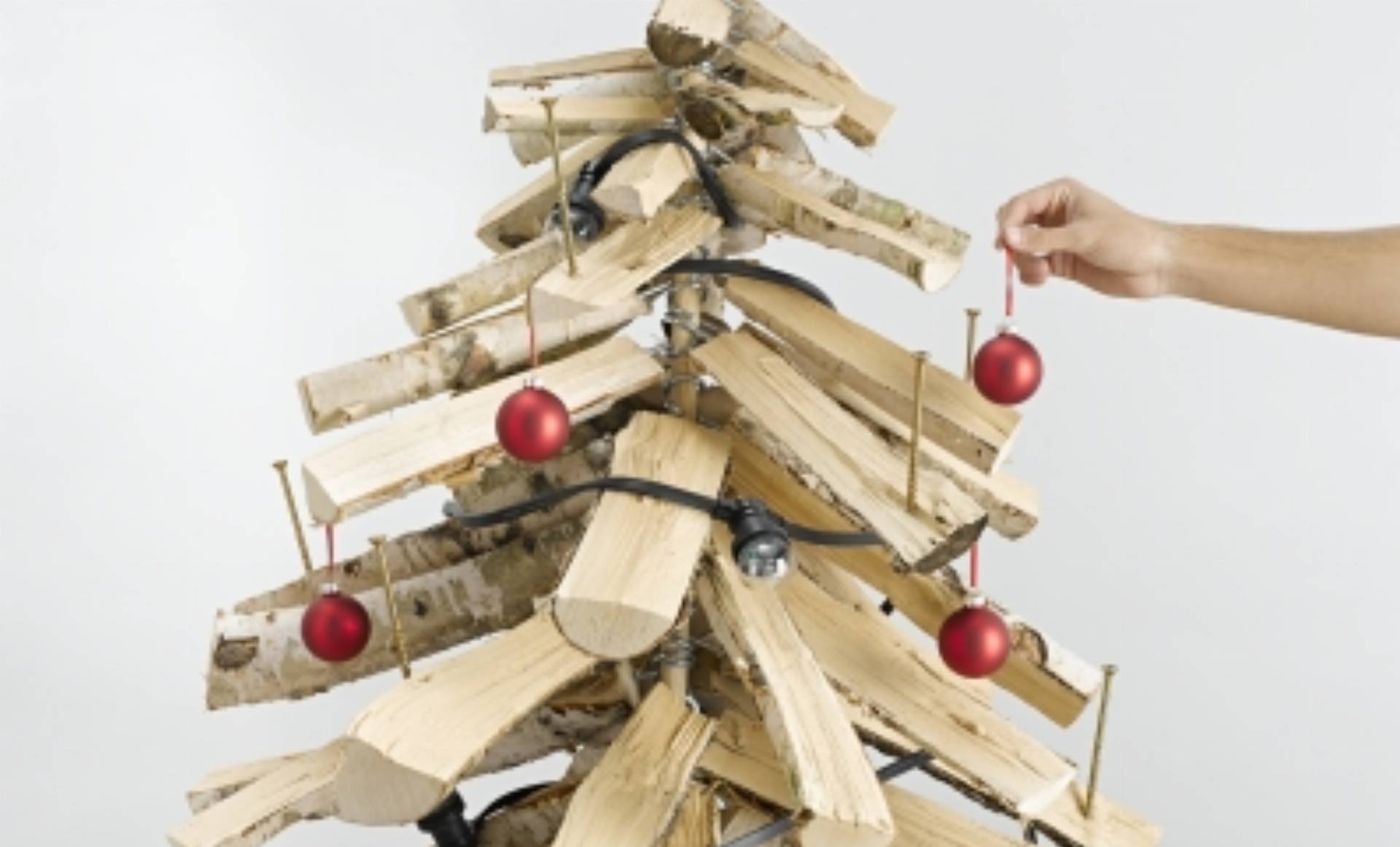 fot. Bosch Choinka ze szczap drewna (7)