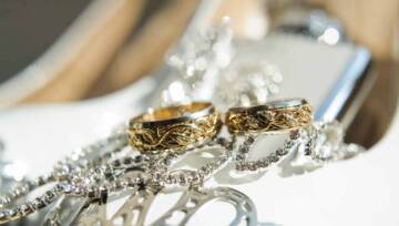Jaką biżuterię wybrać - srebrną czy złotą?