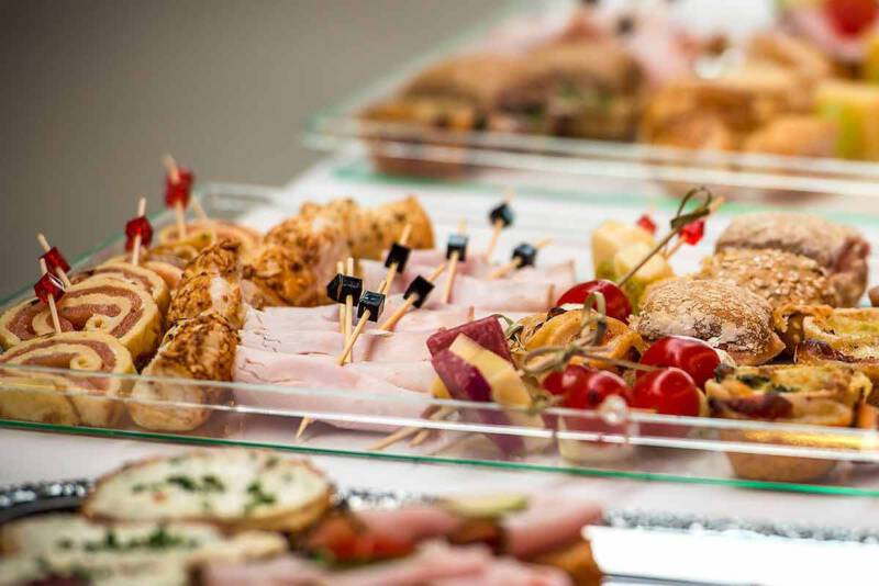 Karnawałowe przekąski typu "finger food" Karnawałowe przekąski typu "finger food"