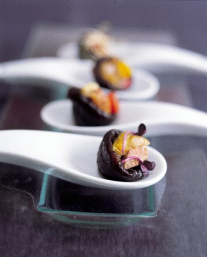 przystawka ze śliwki kalifornijskiej w towarzystwie kaczki