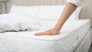 jak wybrać materac do spania