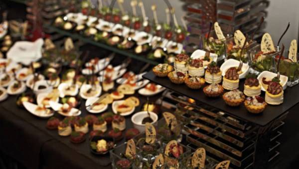 Karnawałowe przekąski typu „finger food”