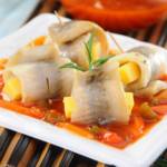 śledzie-w-sosie-słodko-kwasnym-z-ananasem