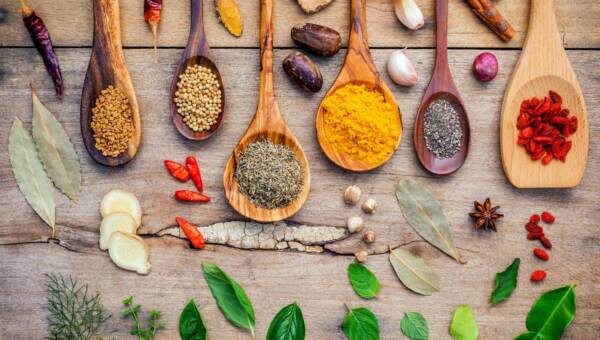 przyprawy, zioła i nasiona