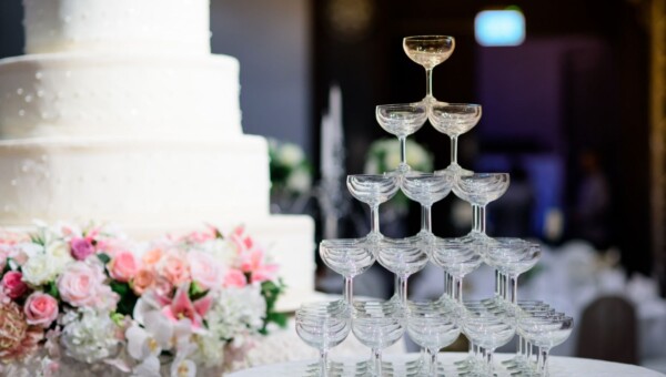 dekoracje z wykorzystaniem kieliszków