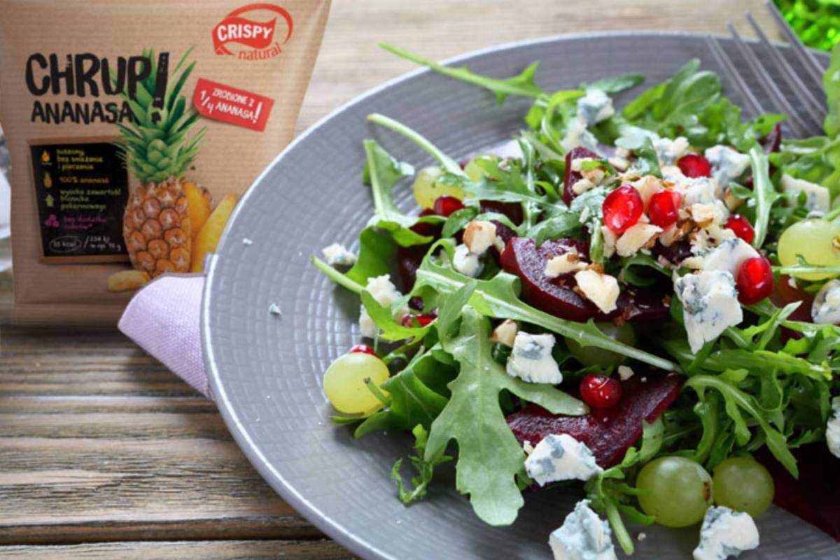 Sałatka-z-winogronami,-tuńczykiem-i-selerem-naciowym--przepis