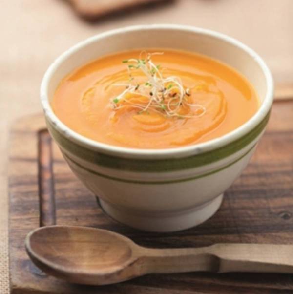 Zupa marchwiowa z nutą limonki