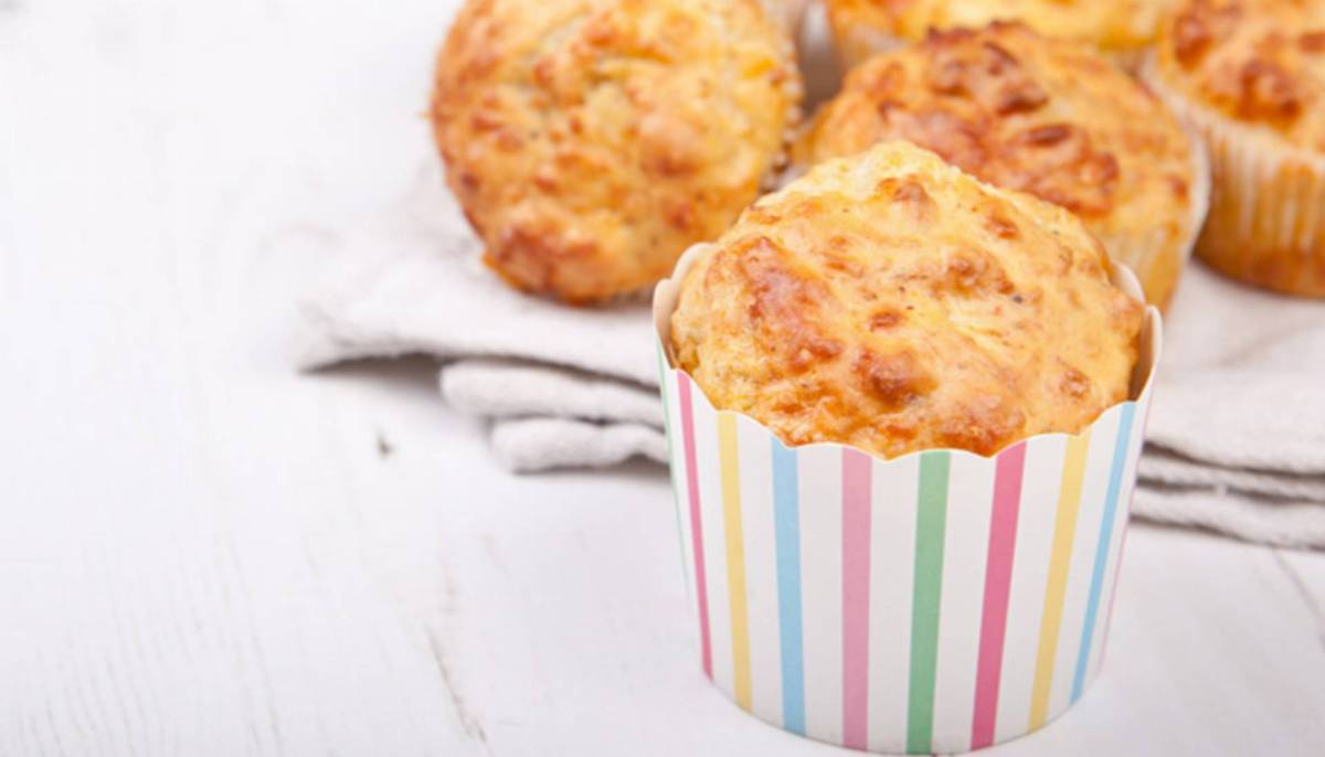 wytrawne muffinki z żółtym serem