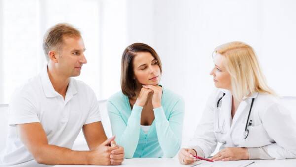 rozmowa młodej pary u lekarza