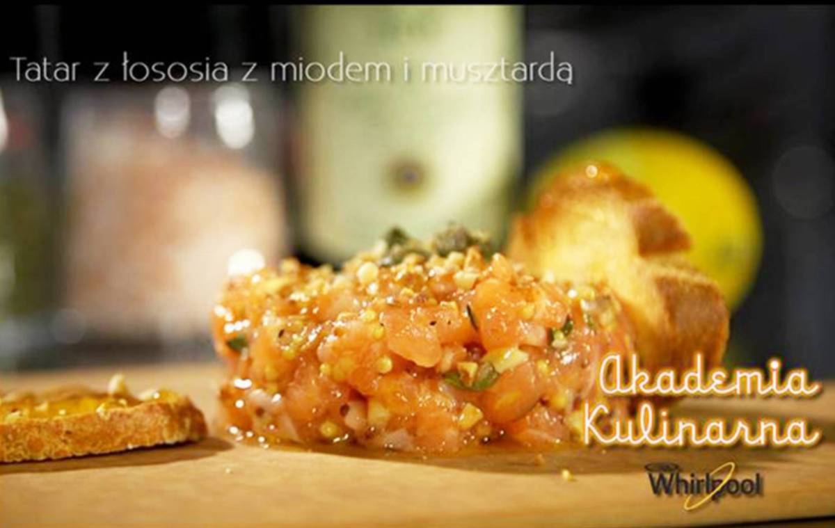 Tatar z łososia z miodem i musztardą
